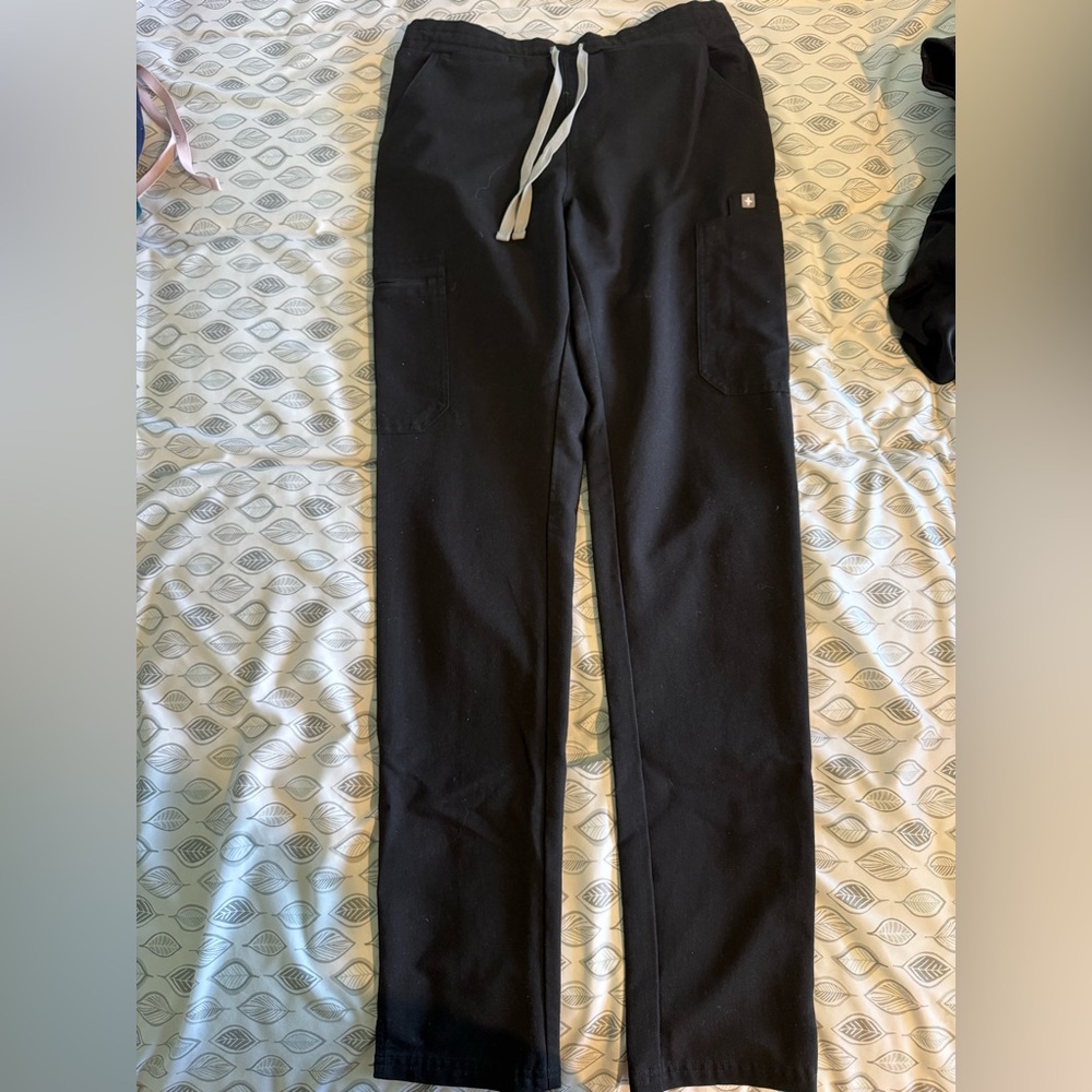 Figs Yola Skinny scrub pants black